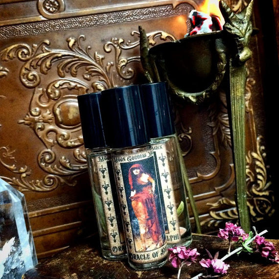 Oracle of Delphi oil~ Divination Oil ~ The Pythia~ Bay Laurel~ Myrtle~Visions~ Ancient Divination Potion~ Historically Correct~ Greece~ ~ - Moon Goddess Magick Apothecary