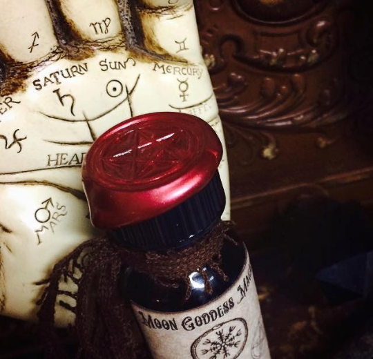 Triple Protection Oil ~ Protection Sheild ~ Aura Protection ~ Anointing Protection Oil ~ Witchcraft~ Pagan ~ Protection Salt ~ - Moon Goddess Magick Apothecary