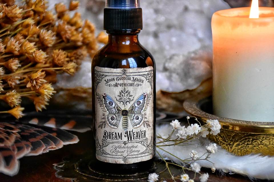 Dream Weaver Essential Oil Spray ~ Lucid Dreaming ~ Astral Travel~ Dream Recall ~ Crystal Charged with Amethyst - Moon Goddess Magick Apothecary