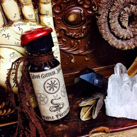 Triple Protection Oil ~ Protection Sheild ~ Aura Protection ~ Anointing Protection Oil ~ Witchcraft~ Pagan ~ Protection Salt ~ - Moon Goddess Magick Apothecary