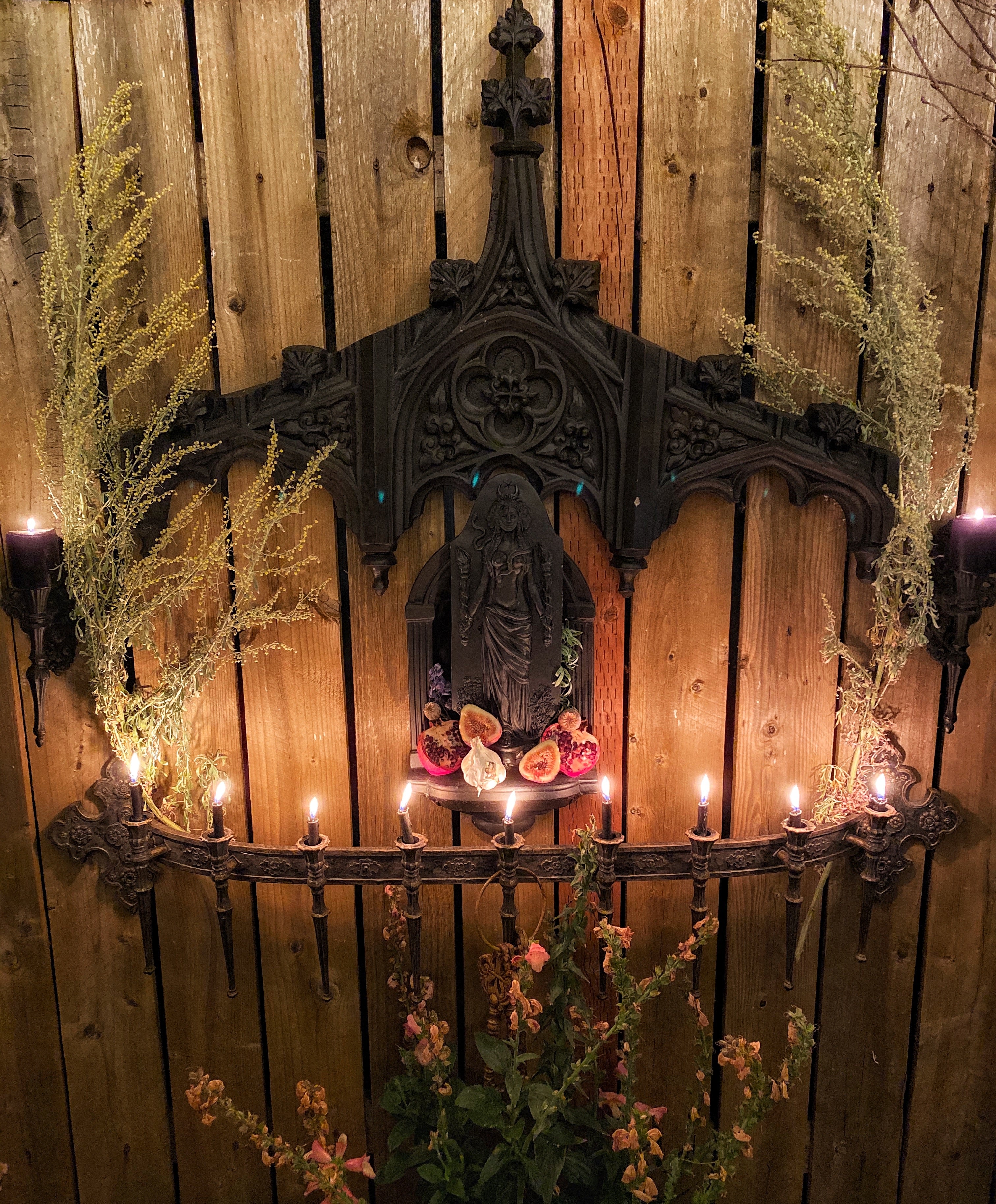 Hecate // Hekate Devotional Ritual Oil // Goddess of Witchcraft // Shadow work